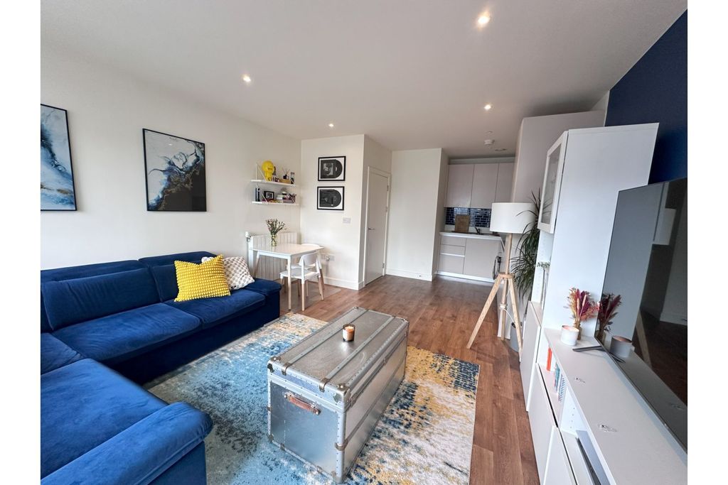 Property photo 3 of 21