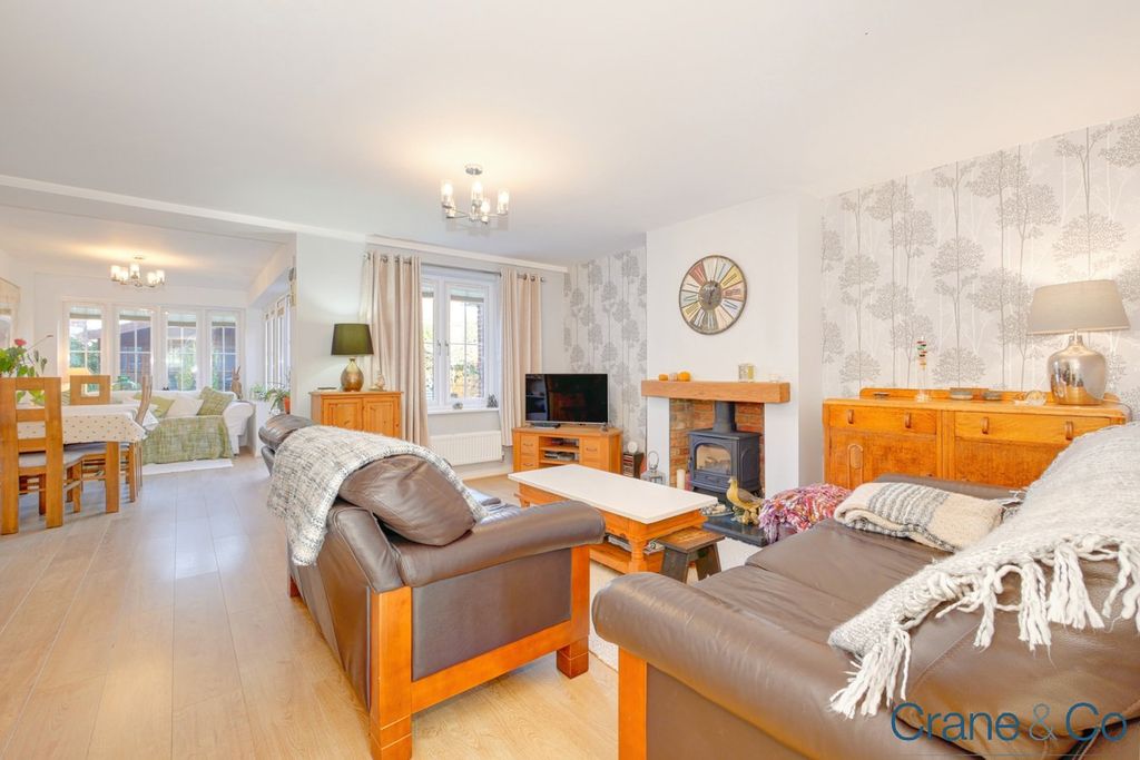 Property photo 3 of 33