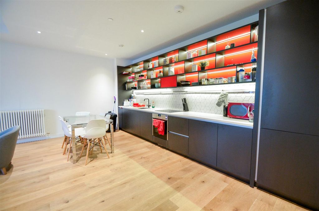 Property photo 2 of 15 Hercules House