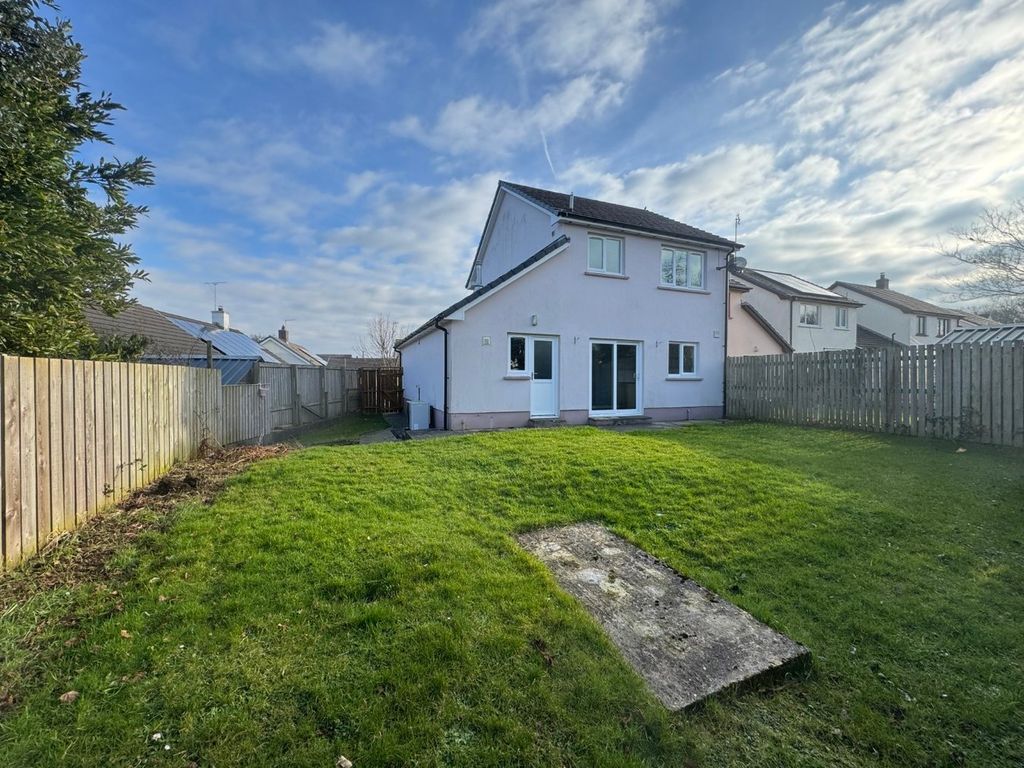 Property photo 2 of 27
