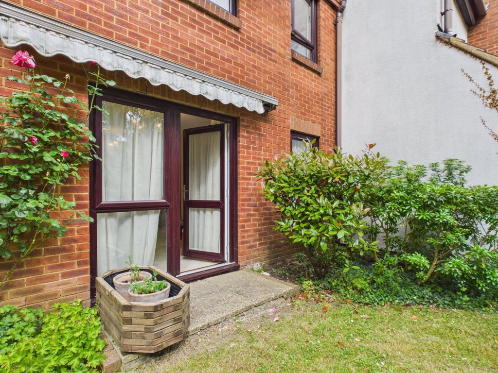 Property photo 2 of 12 Outside