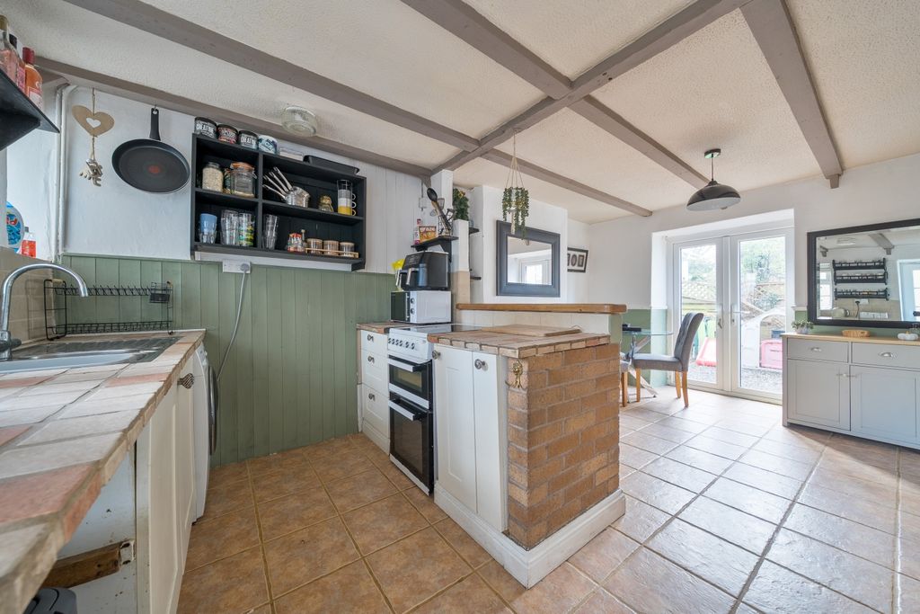 Property photo 2 of 19 1414528-15-698F4c6527Db2