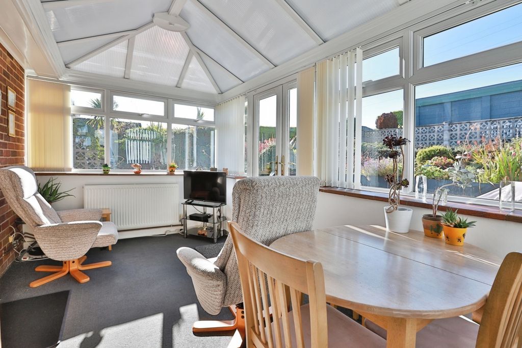 Property photo 3 of 21 Consevatory