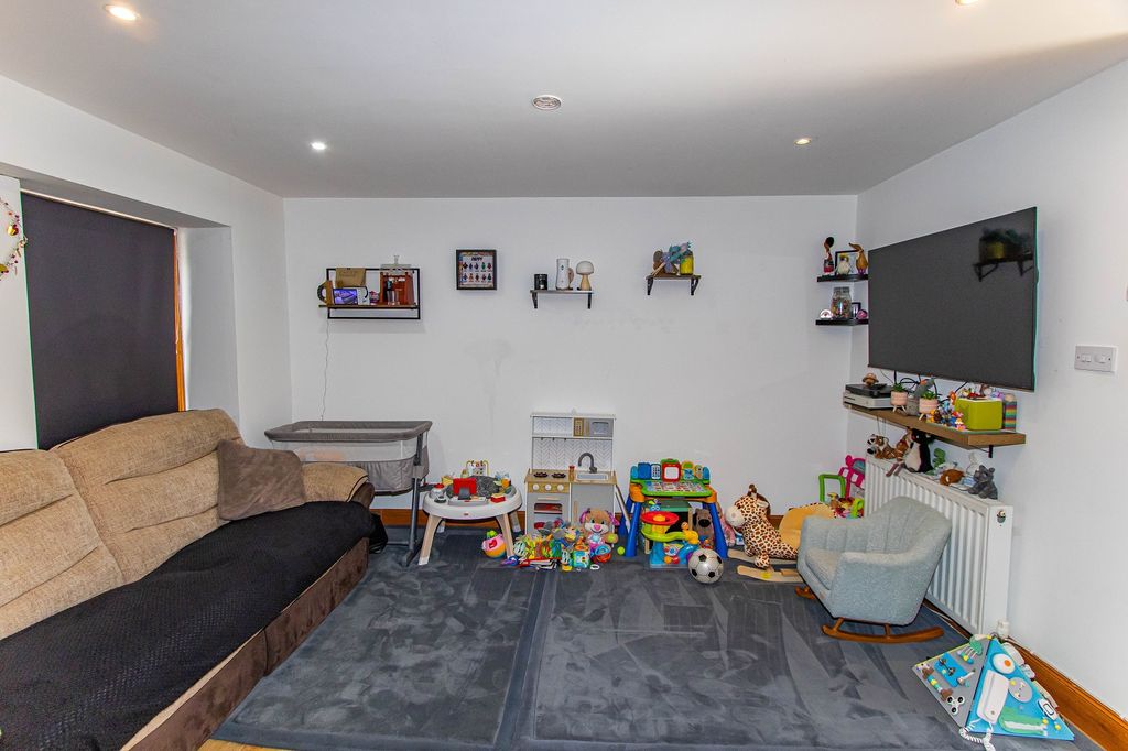 Property photo 3 of 11 Not Specified