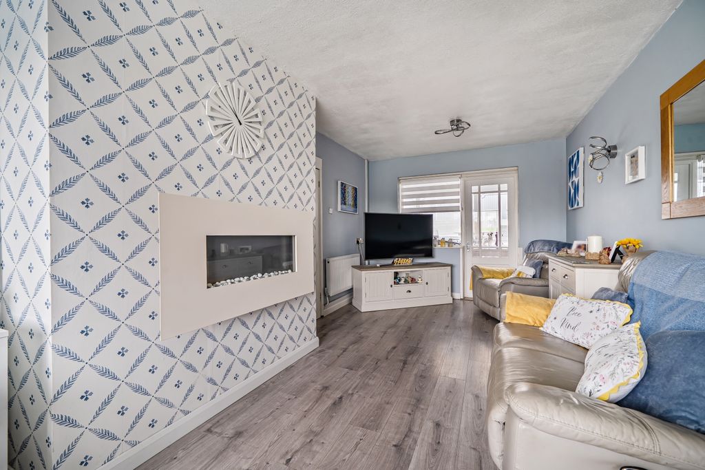 Property photo 3 of 14 1372372-8-6909E0Ddd5142