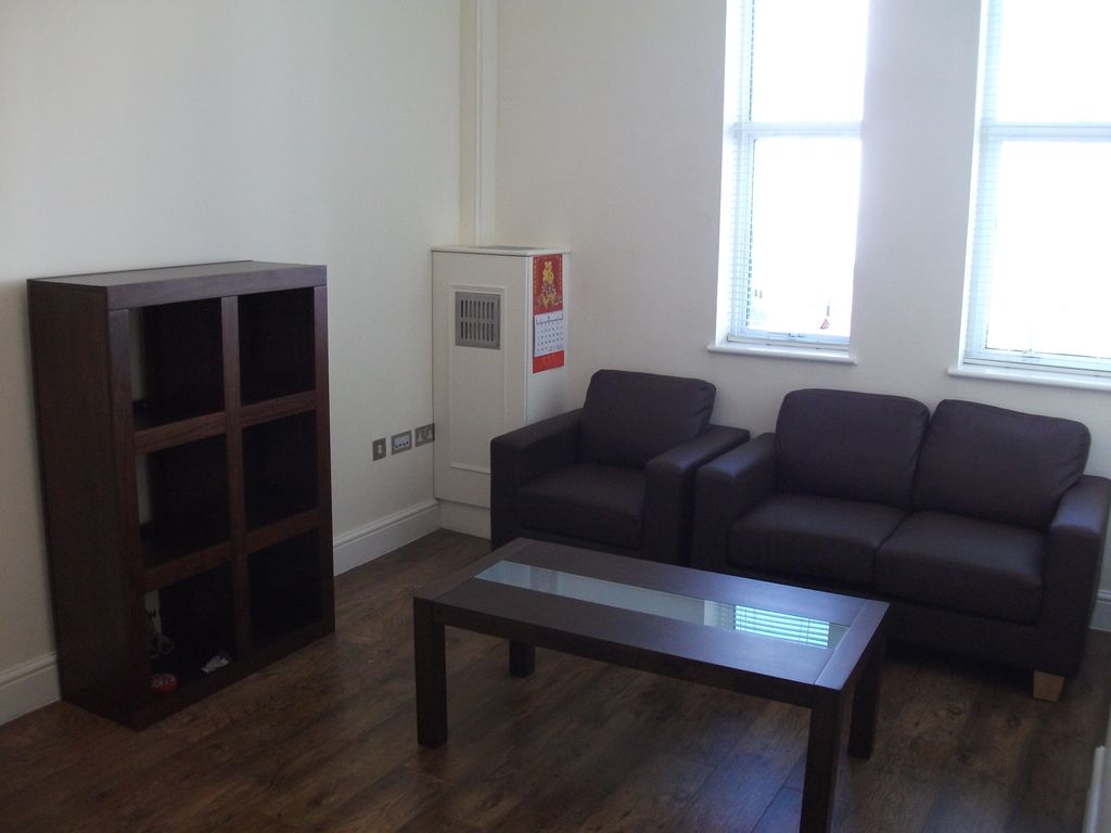 Property photo 2 of 12