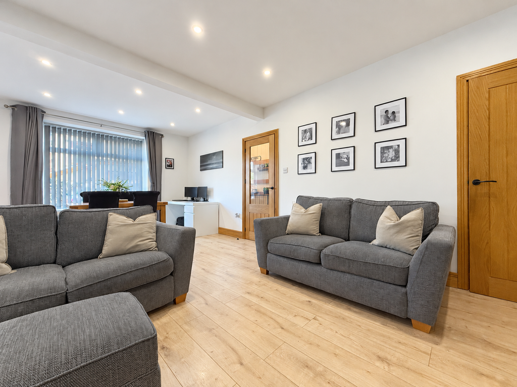 Property photo 3 of 23 2826E0C8-03Fa-4D43-Aacd-62C81Aaa4E82