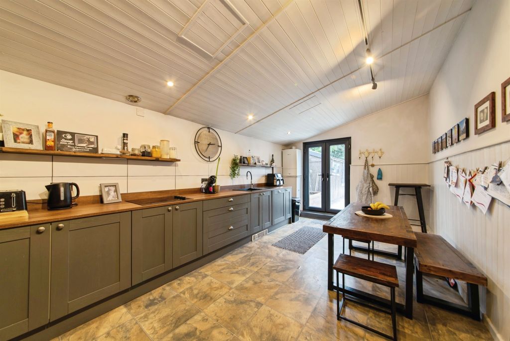 Property photo 2 of 27