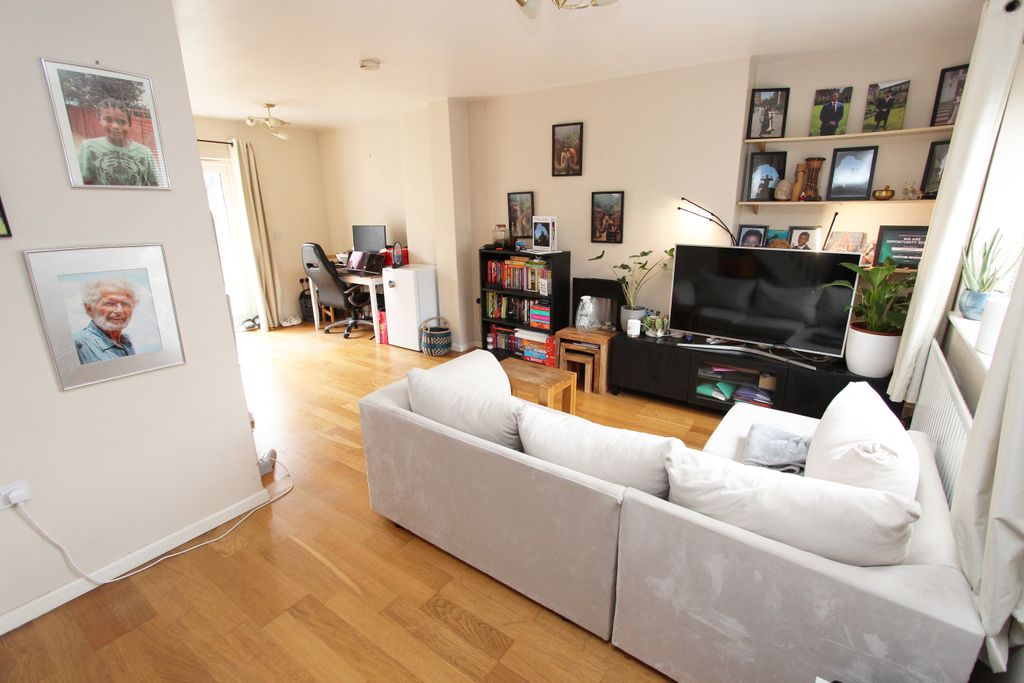 Property photo 2 of 15 Img_1518A