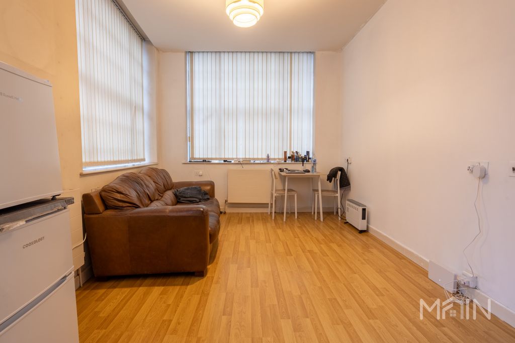 Property photo 2 of 8