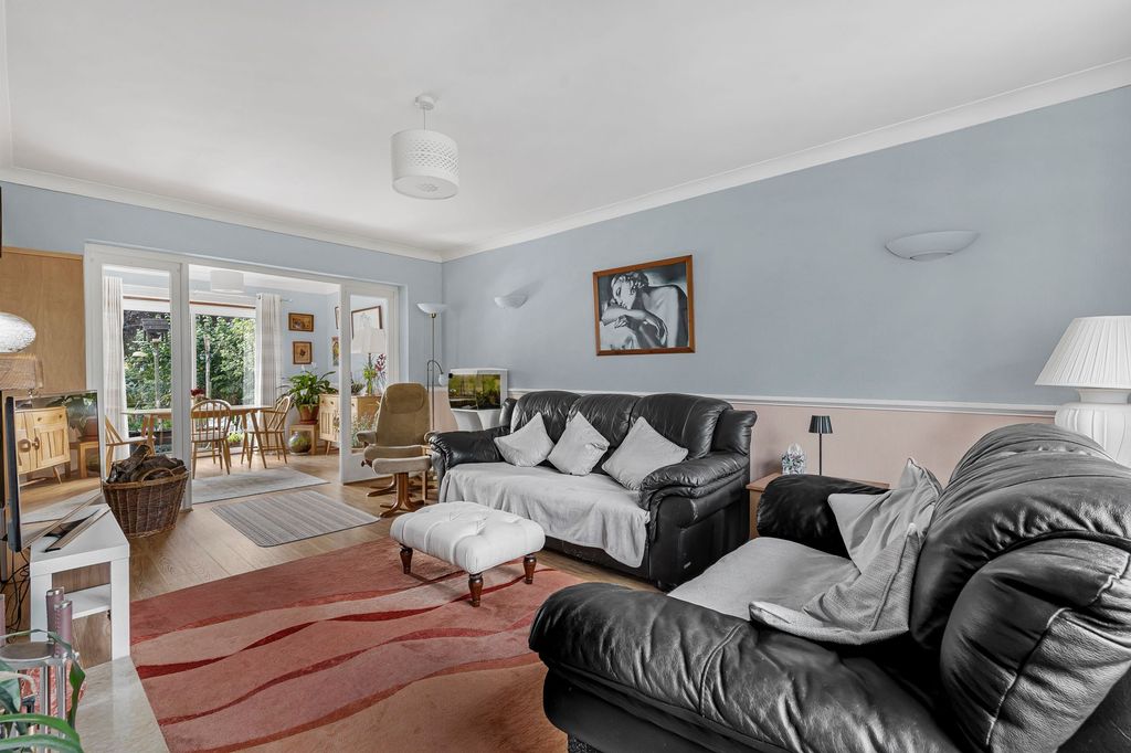 Property photo 2 of 42