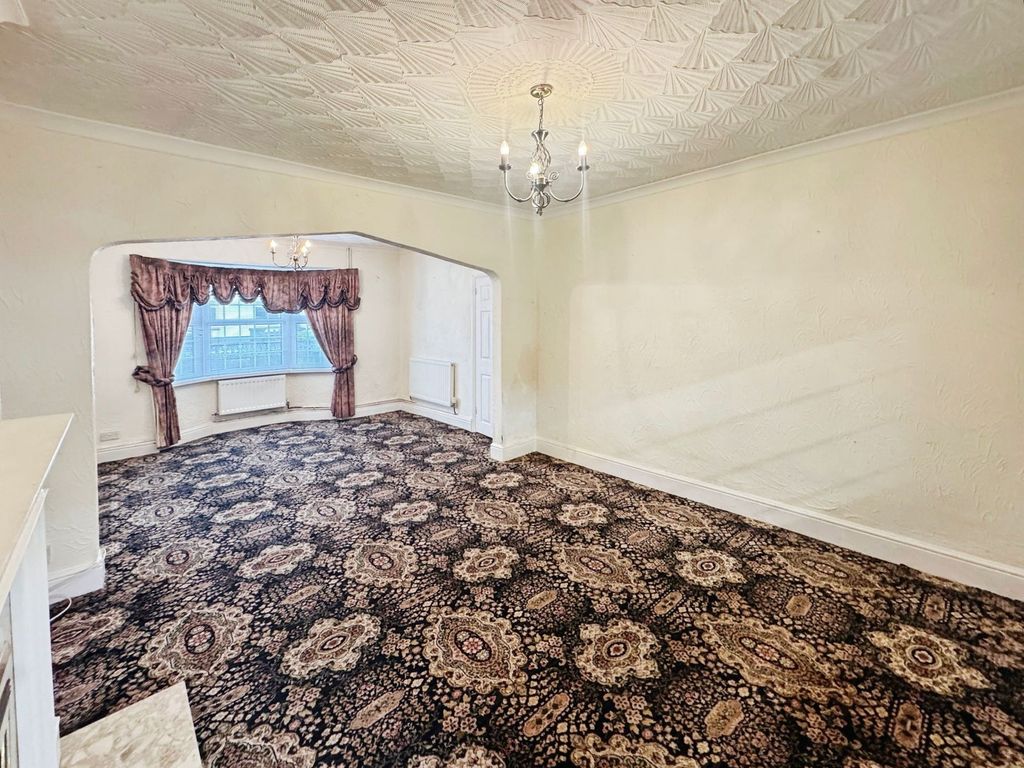 Property photo 3 of 25