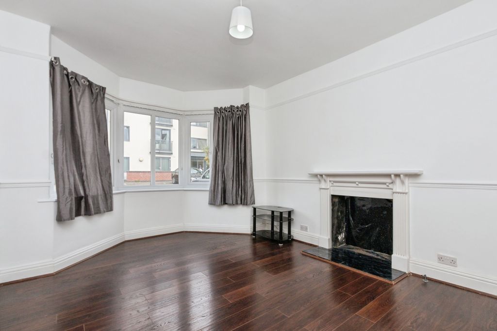 Property photo 3 of 17 Pbox-Img.Jpg