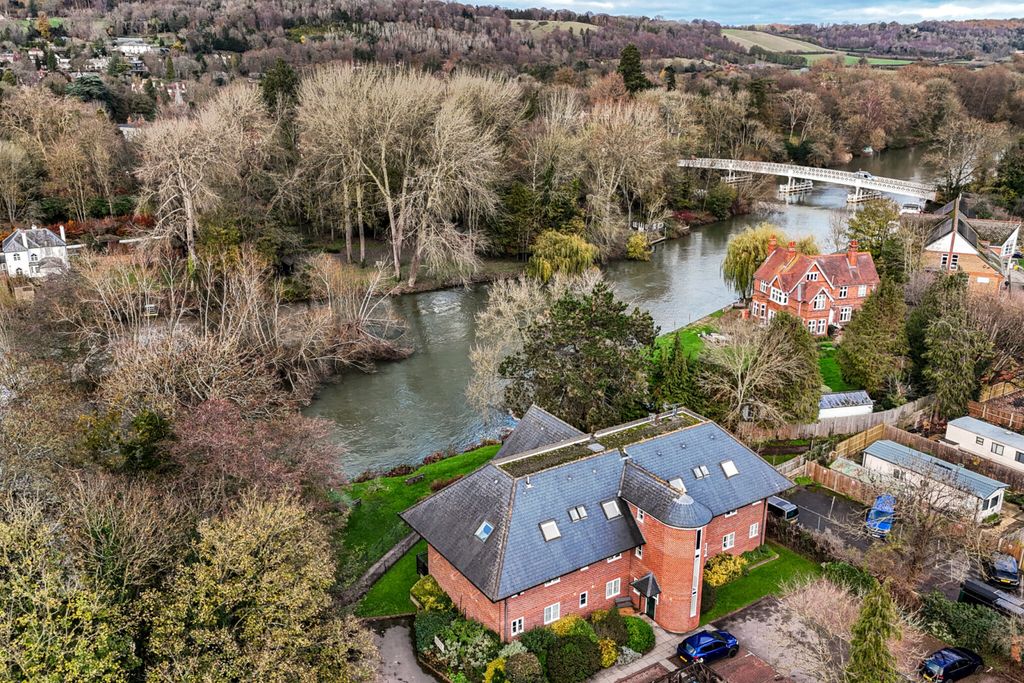 Property photo 2 of 16 Picture No. 35