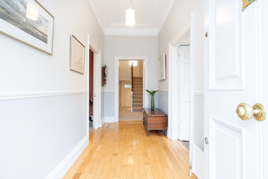 Property photo 2 of 32