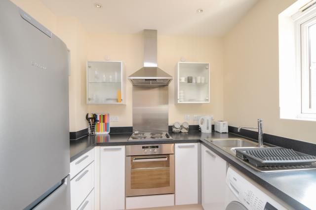 Property photo 2 of 10 Kitchen