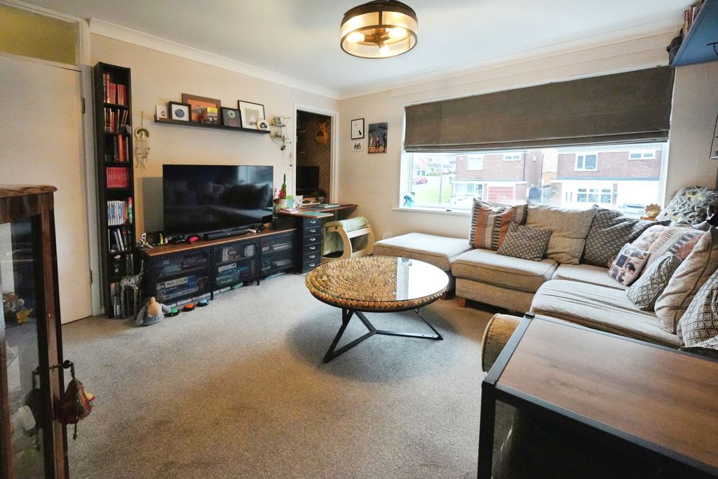 Property photo 2 of 11 Lounge/Dining Room