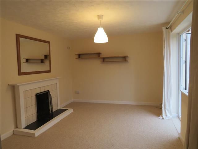 Property photo 2 of 16 Living Room