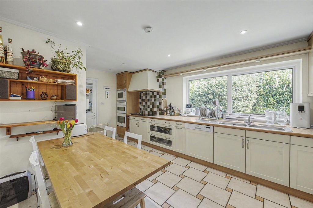 Property photo 2 of 12 1-The-Spinney-2.Jpg
