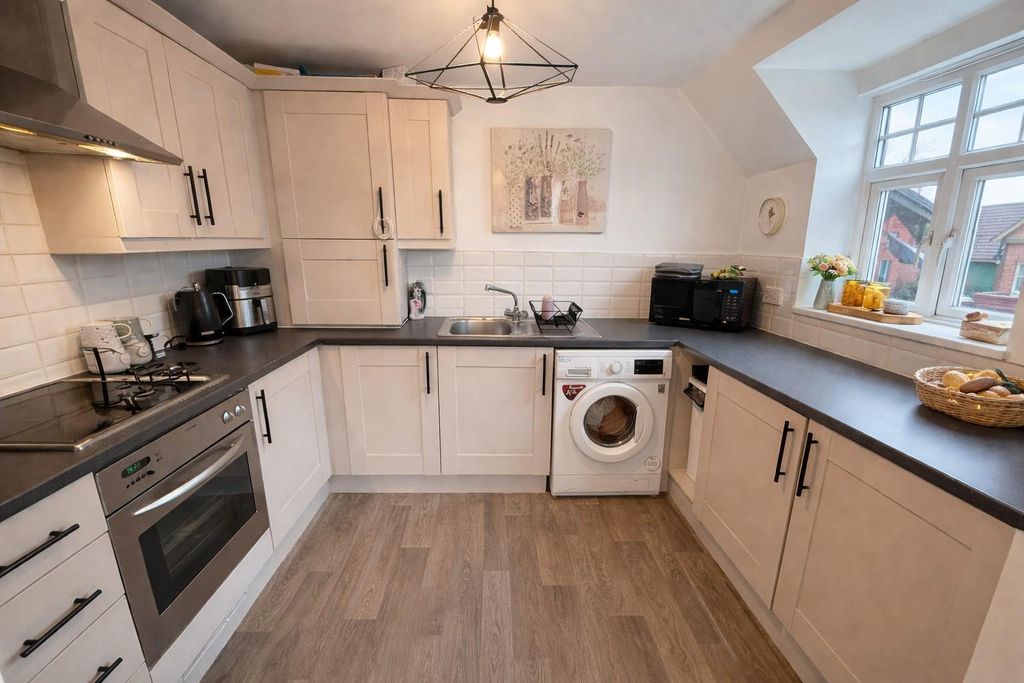 Property photo 3 of 8 Kitchen.Jpg