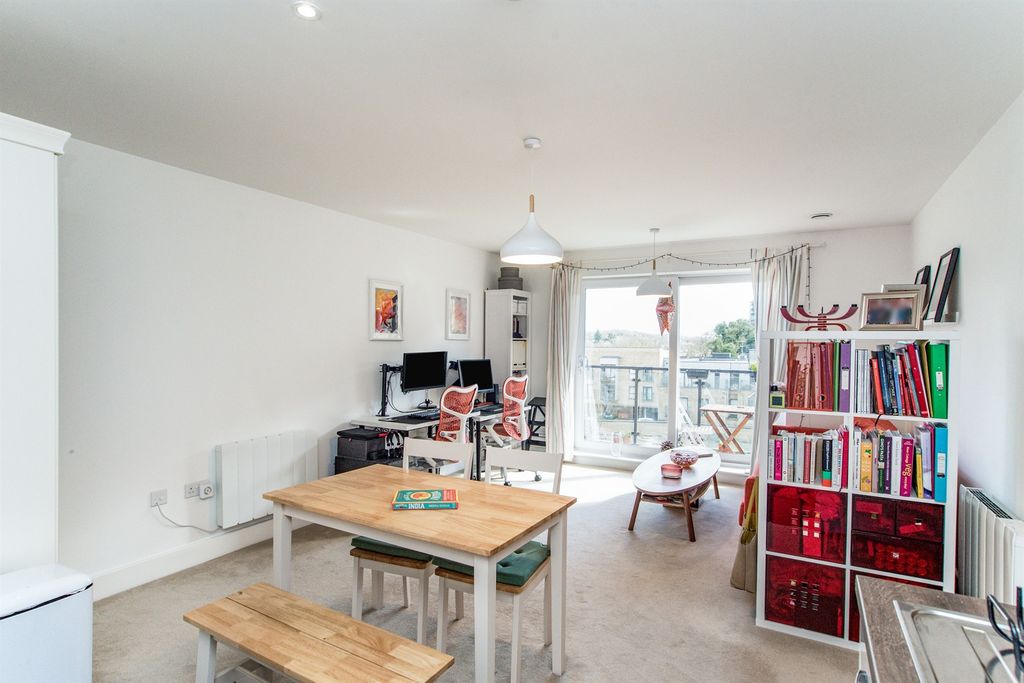 Property photo 3 of 9 Dining Room
