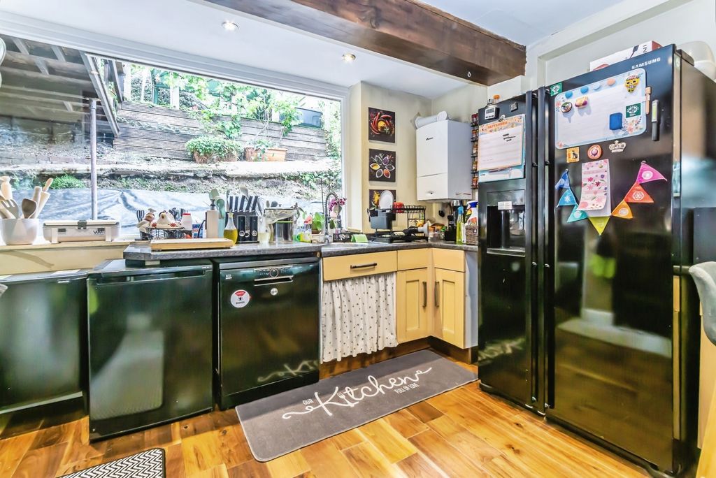 Property photo 3 of 16 Pbox-Img.Jpg