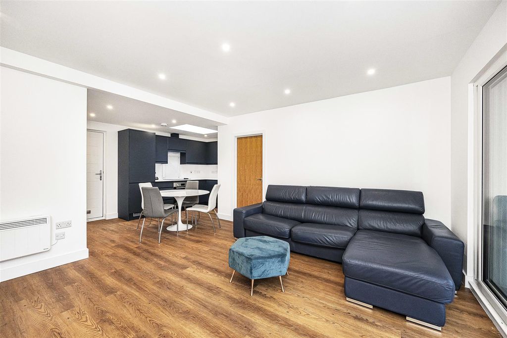 Property photo 2 of 13 10