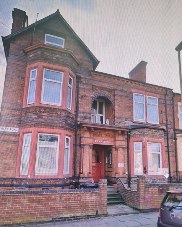 Property photo 1 of 2