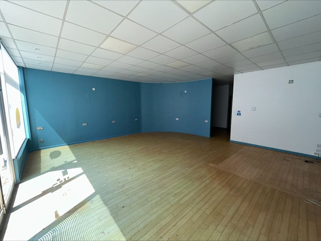 Property photo 3 of 7 Picture No. 02