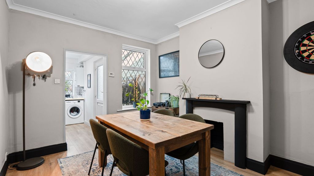 Property photo 2 of 26