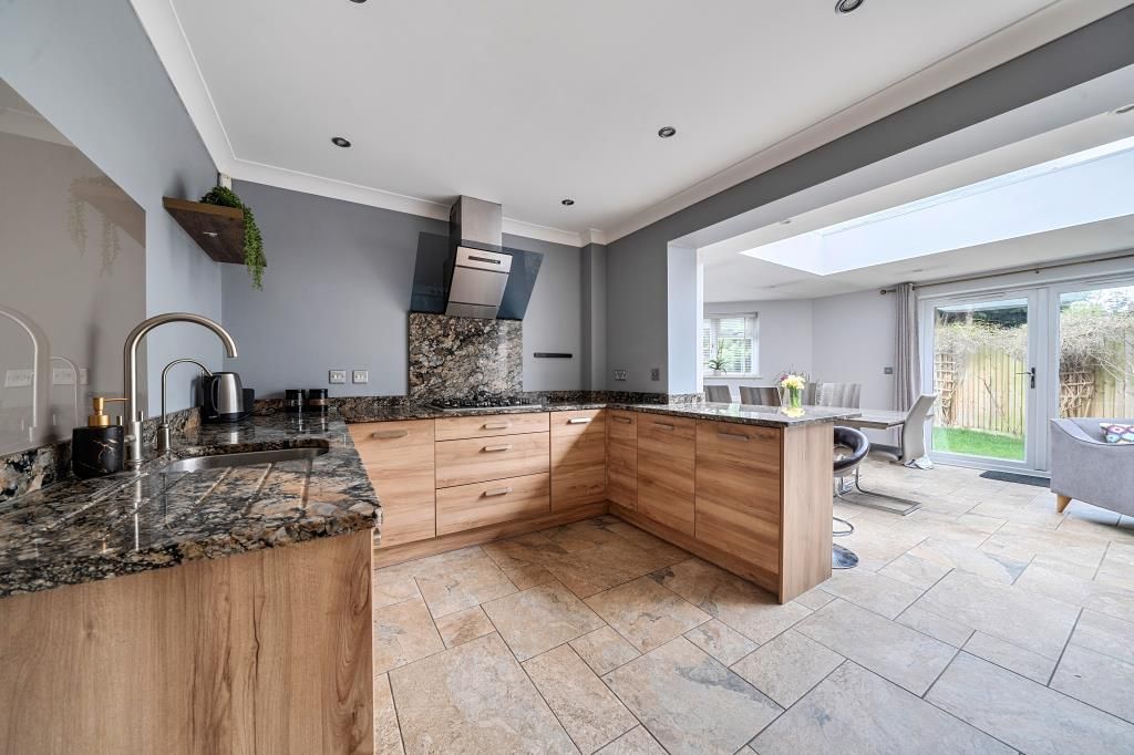 Property photo 3 of 20 Kitchen