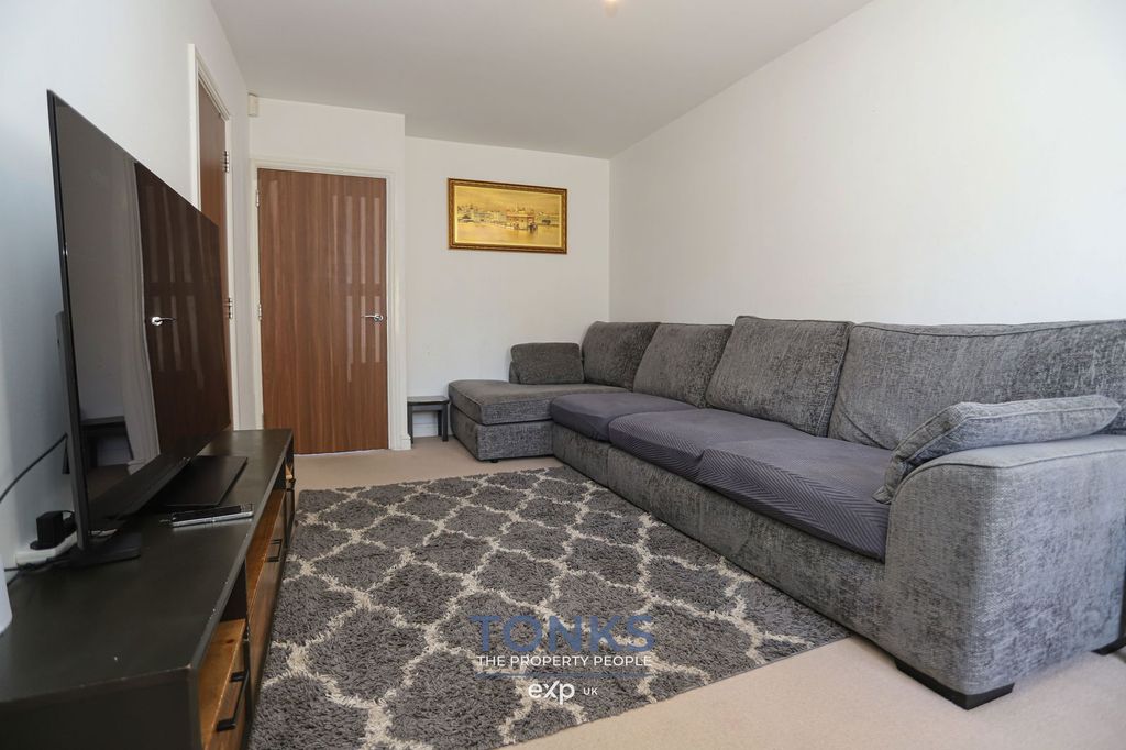 Property photo 2 of 23