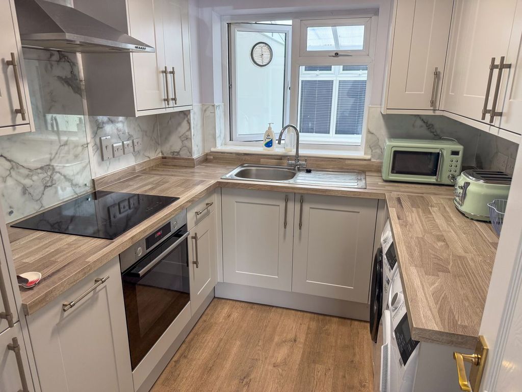 Additional image 4 of 2 bed terraced house for saleGoodwin Walk, Newbury RG14