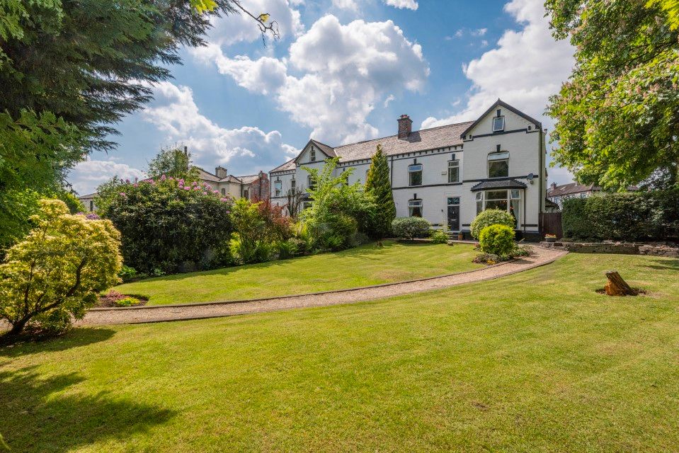 Property photo 2 of 58