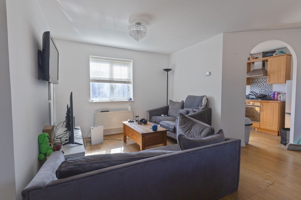 Property photo 3 of 14