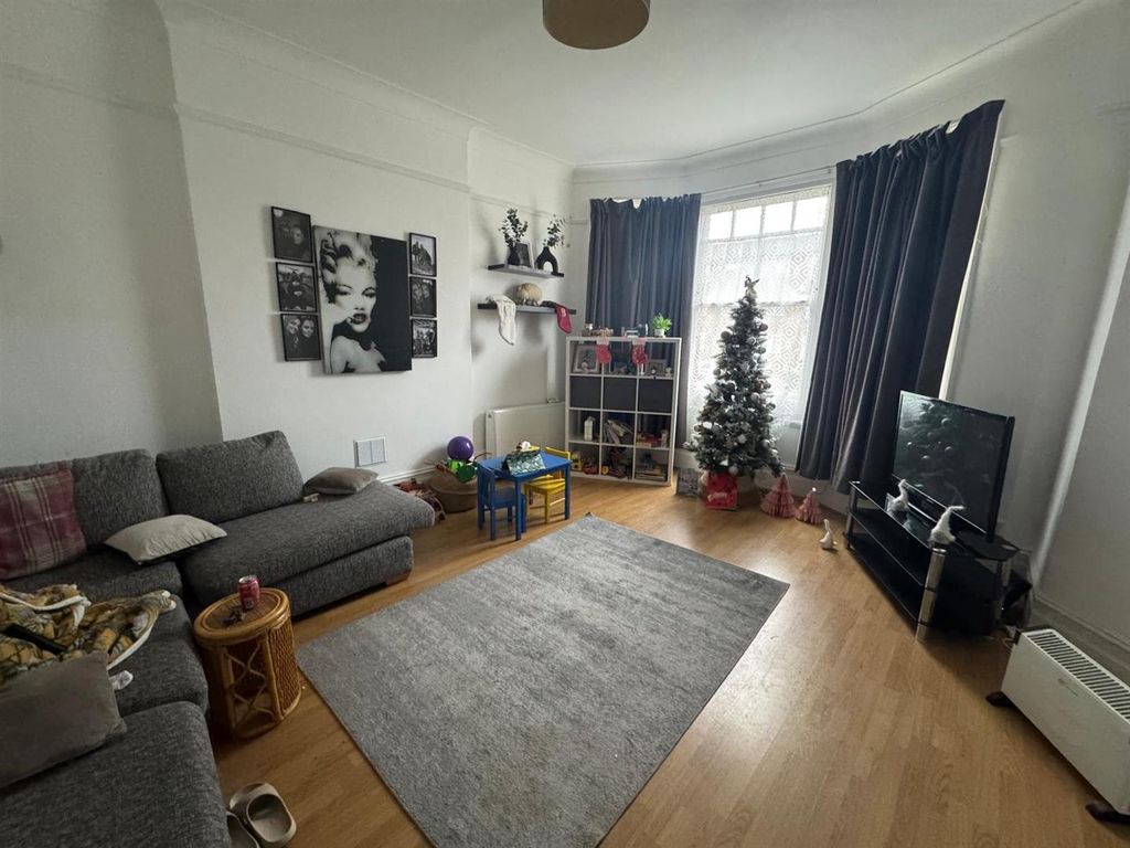 Property photo 3 of 6 6Bcd5Fa2-Bdf1-4F98-A10A-Eecc1d0c5008.Jpg