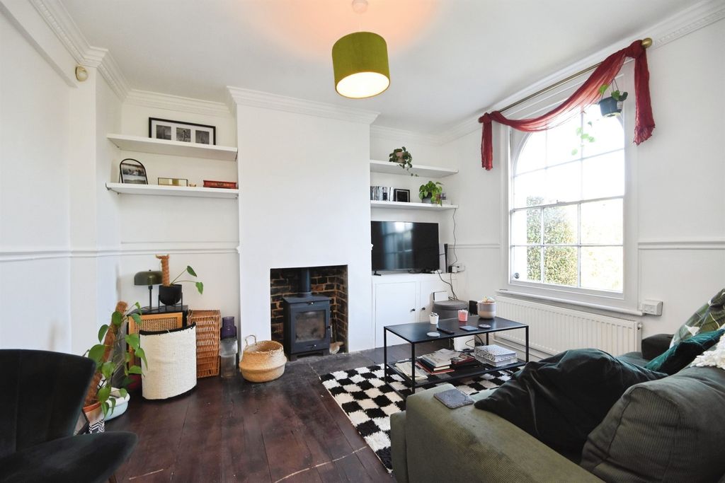 Property photo 2 of 12