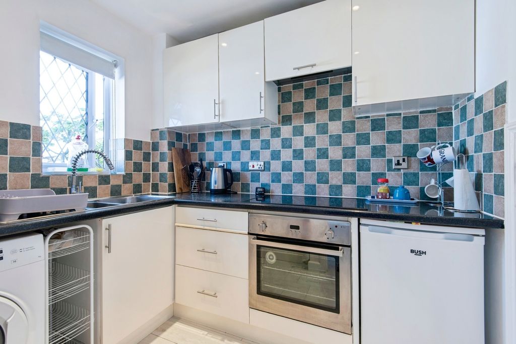 Property photo 2 of 15 Kitchen