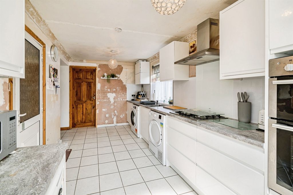 Property photo 3 of 16