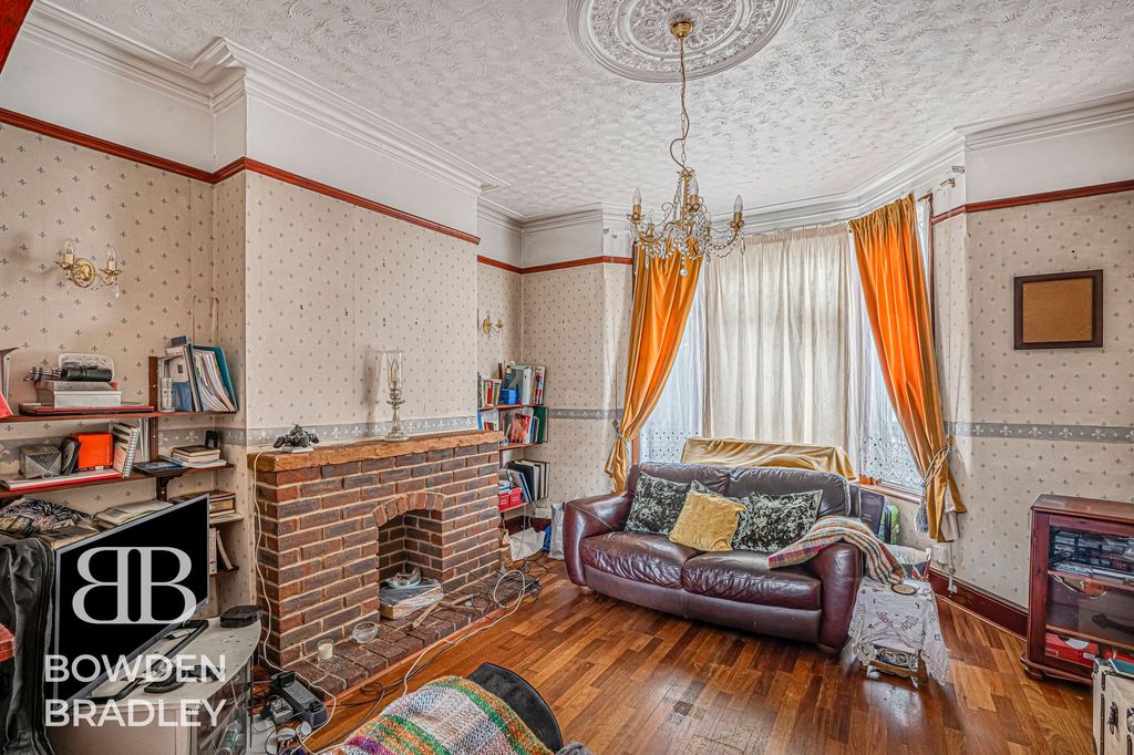 Property photo 3 of 11