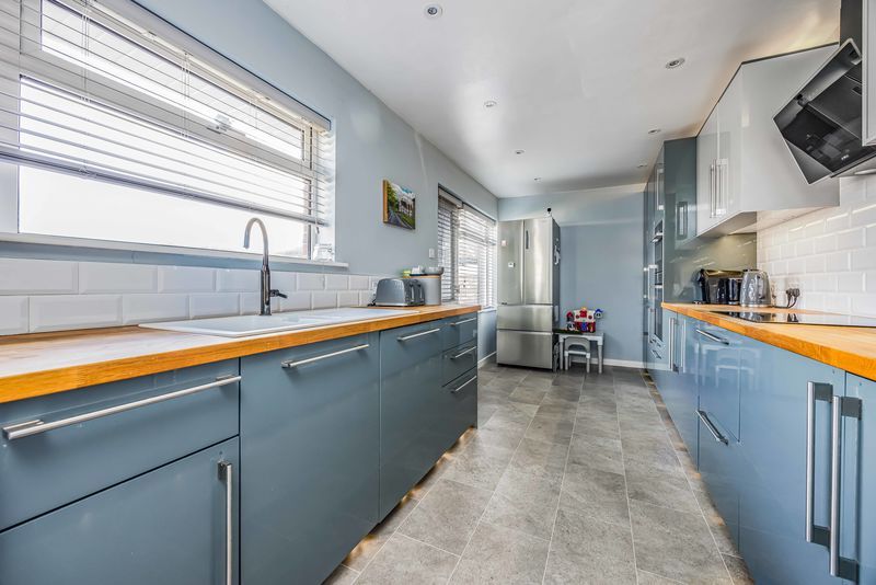 Property photo 2 of 19 Photo 11