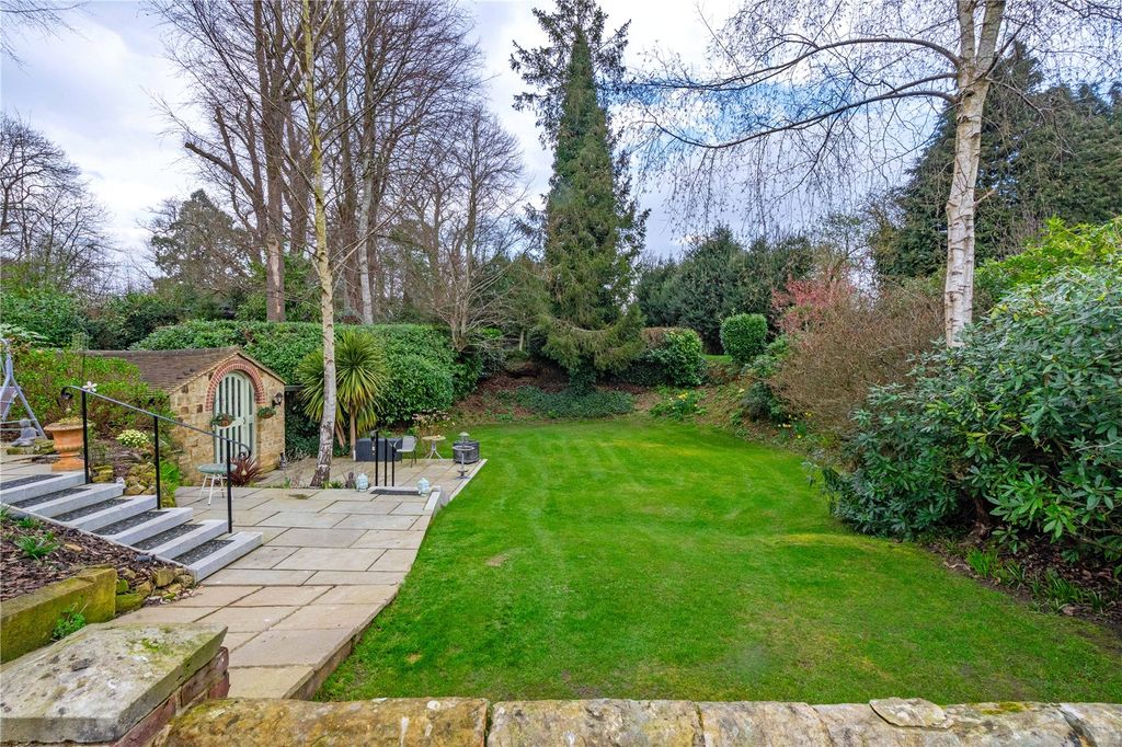 Property photo 3 of 21 Gardens