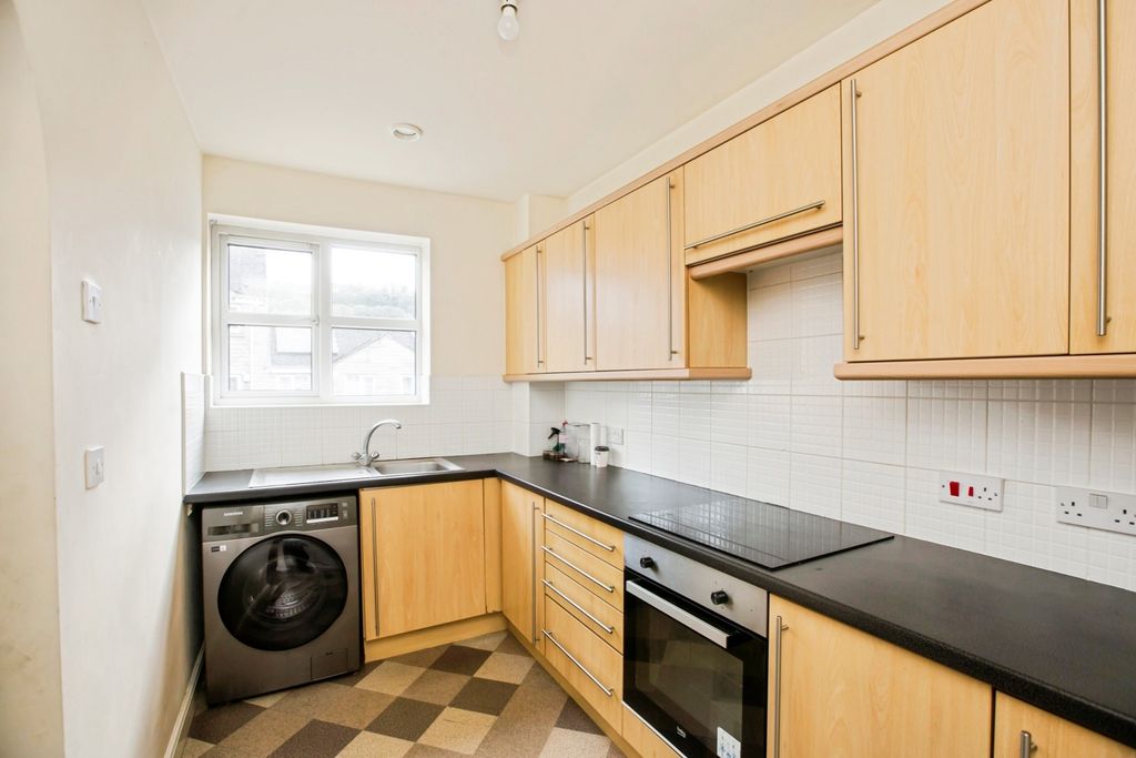 Property photo 3 of 17 Pbox-Img.Jpg
