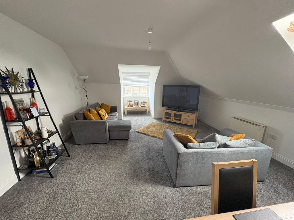 Property photo 3 of 10 Lounge