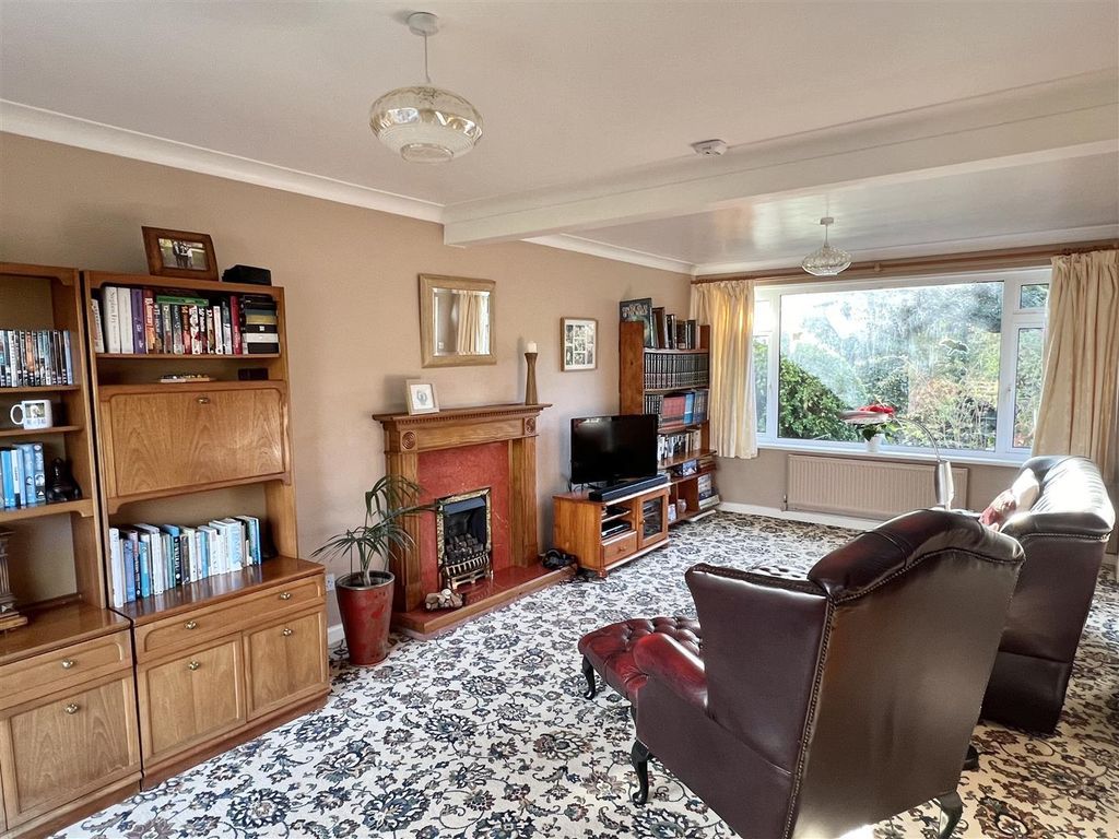 Property photo 3 of 31