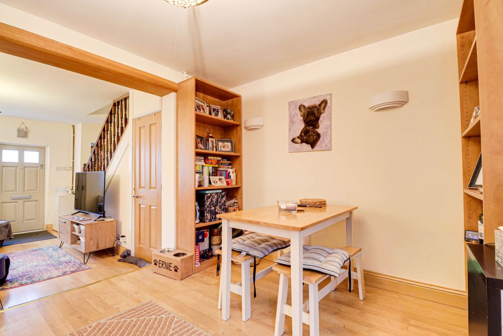 Property photo 3 of 11 Img3004Img3006