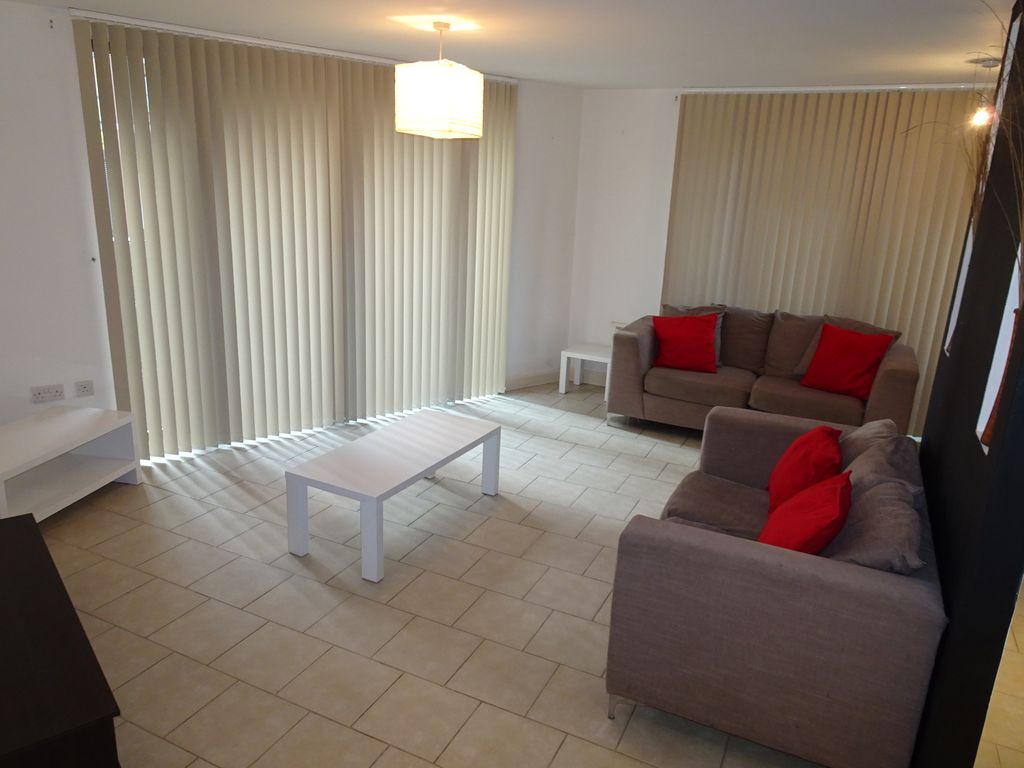 Property photo 2 of 13