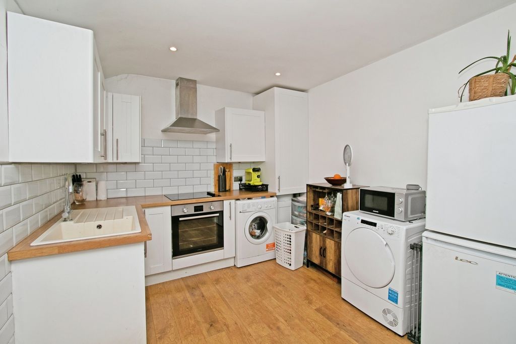 Property photo 2 of 11 Pbox-Img.Jpg