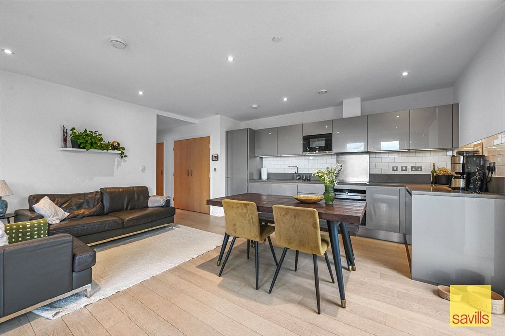 Property photo 1 of 17 Reception/Kitchen