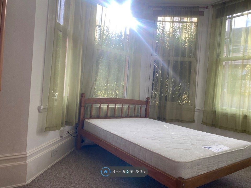 Property photo 3 of 6